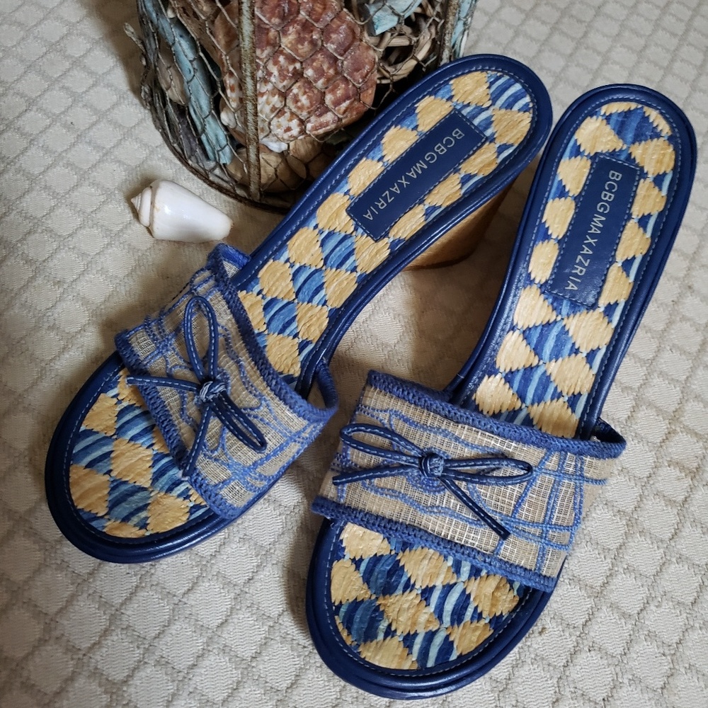 Vintage🦄BCBG Raffia weave wedge strapless sandals EUC 🦄